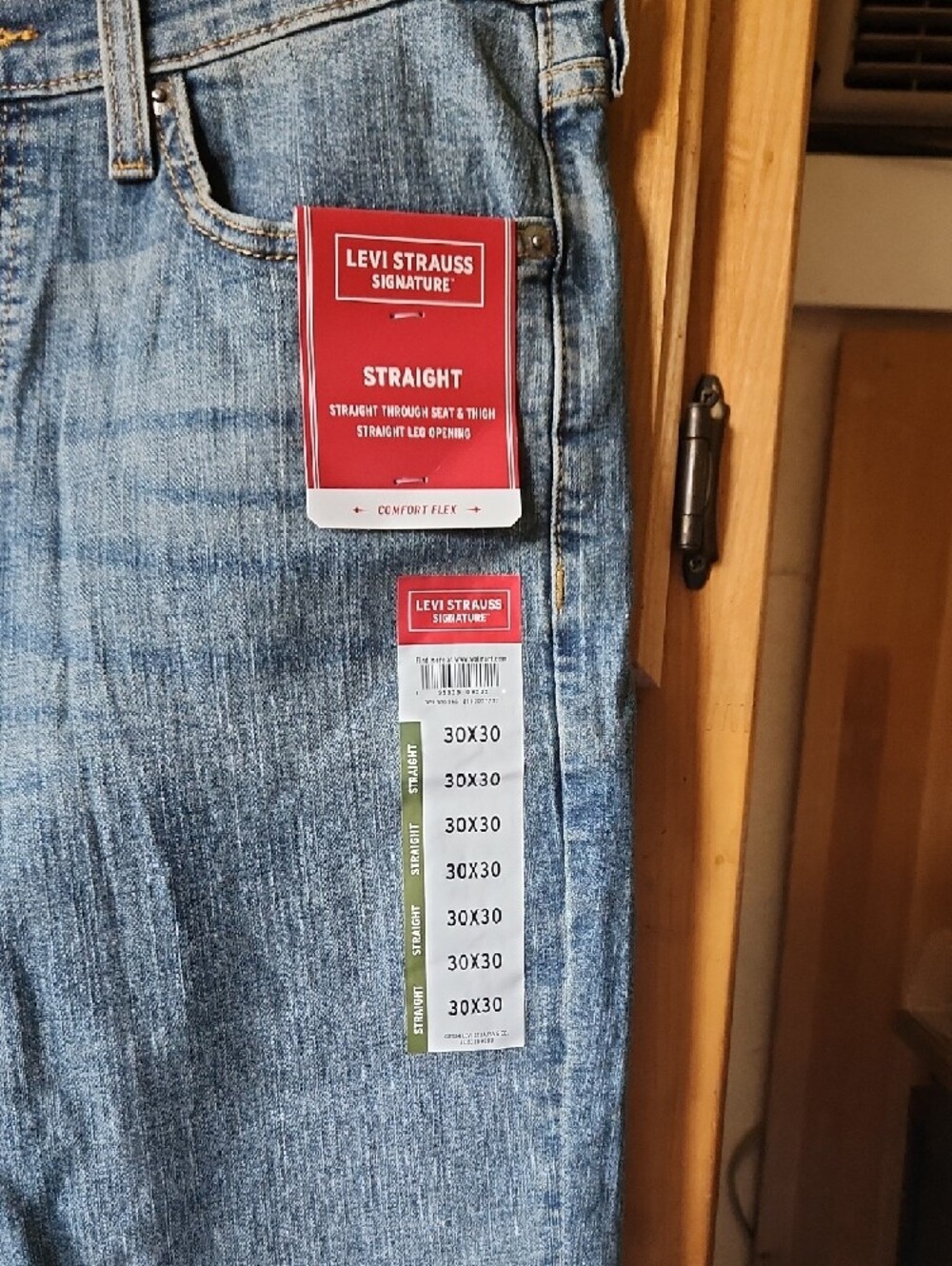 NWT Levi's Men's Straight Jeans - Medium Blue Wash  Sz 30x30 - Picture 9 of 9